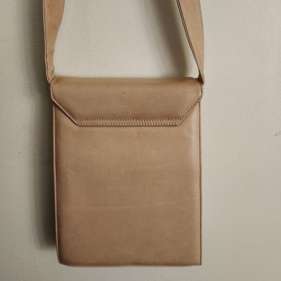 Vintage Sarian Boston Buttery Soft Beige Leather Designer Crossbody Bag - Picture 4 of 8